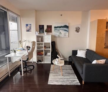 400 Rue Sherbrooke O., Montréal (Ville-Marie), QC H3A - Photo 3