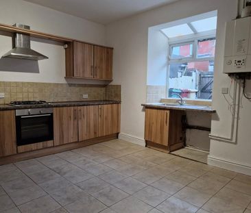 3 bedroom terraced house to rent - Photo 6