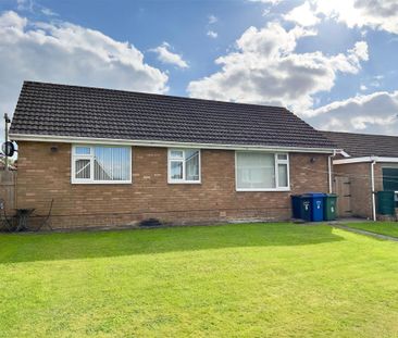 3 bedroom Bungalow to rent - Photo 4