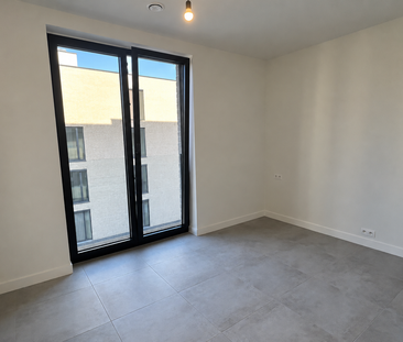 Appartement te huur in Neerpelt voor € 920 met 1 slaapkamer - Photo 2