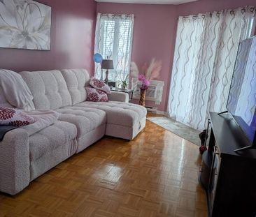 Anjou: Grand Condo 4 1/2 Stationnement Balcon - Photo 1