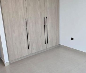 Vacant | Brand New | Equiped Kitchen - Photo 3