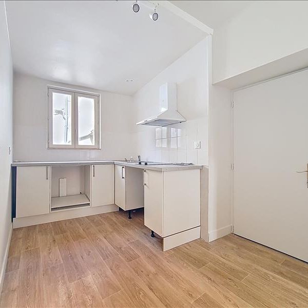 2 pièces - 35 m² - 1er étage - Colocation non autorisée - Photo 1