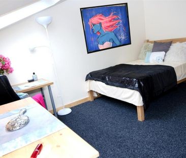 5 bedroom flat to rent - Photo 4