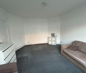 2 Bed Flat, Gainsborough Gardens, NW11 - Photo 1