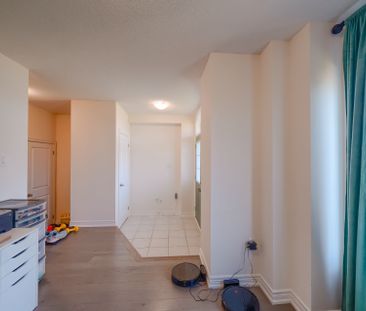 For Lease - 124 Fruitvale Circle, Brampton, Ontario - Photo 2