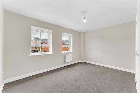 3 bedroom semi-detached house to rent - Photo 2