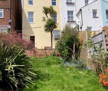 1 Bed Flat, Roundhill Crescent, BN2 - Photo 2