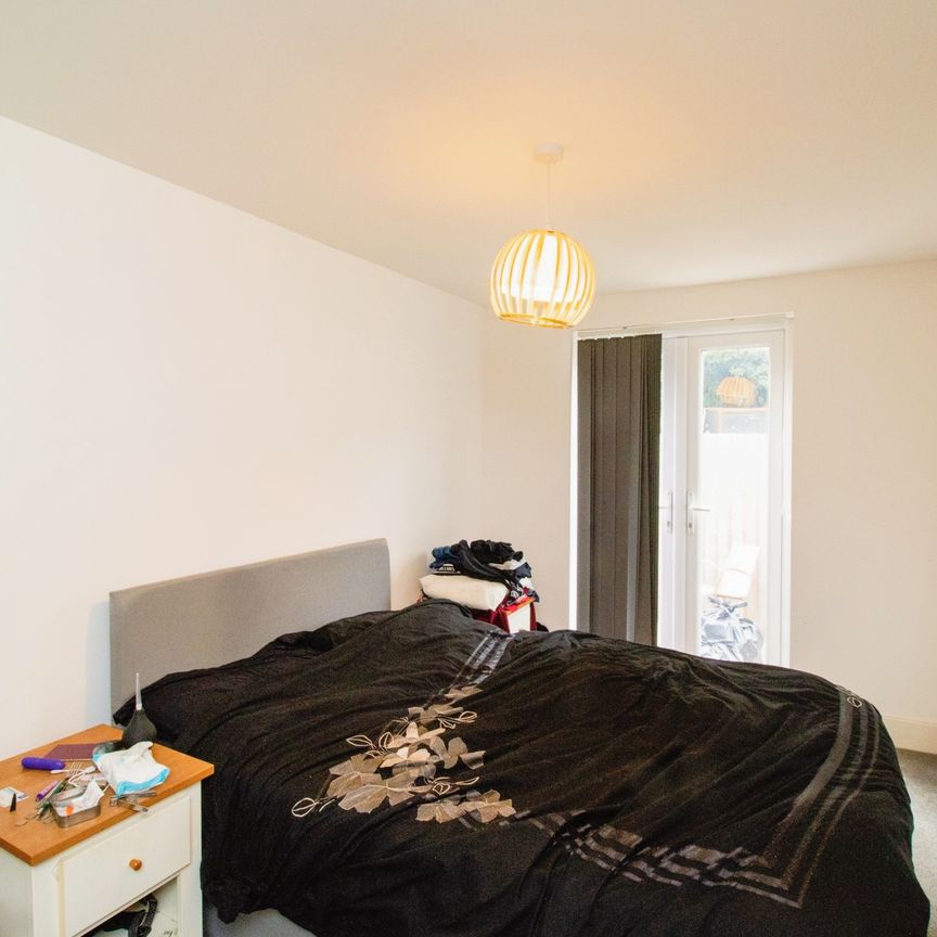 2 bedroom maisonette to rent East Street, Southend On Sea, SS2 - Photo 1