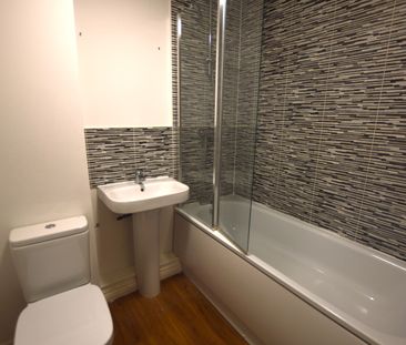 3 bedroom house to rent Kirby Drive, Colchester, Essex, CO4 - Photo 2
