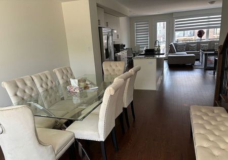 For Lease - 8 Bennington Road, Newmarket, Ontario - Photo 5