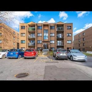 📢 condo à louer – Laval (près de Carrefour Laval) Beau 4 ½ à louer (2 chambres + salon), situé à Laval, à quelques minutes du Carrefour Laval. - Photo 2