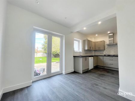 4 bedroom house - detached - Photo 5