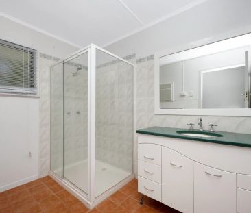 Spacious & Practical Living! - Photo 5