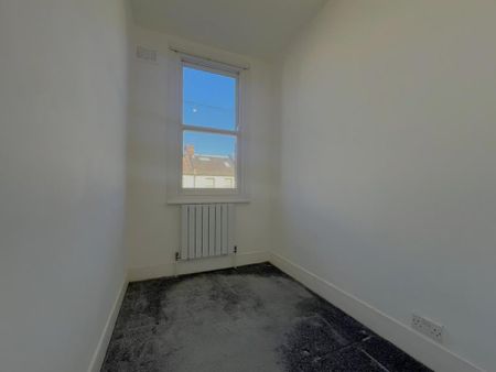 2 bedroom maisonette to rent - Photo 2