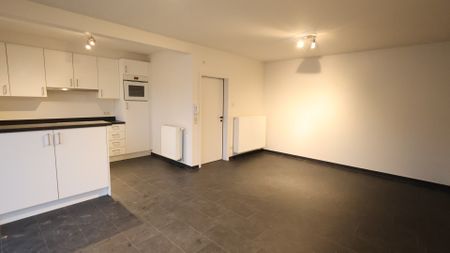 Gelijkvloers tweeslaapkamer appartement nabij het centrum van Roeselare - Photo 5