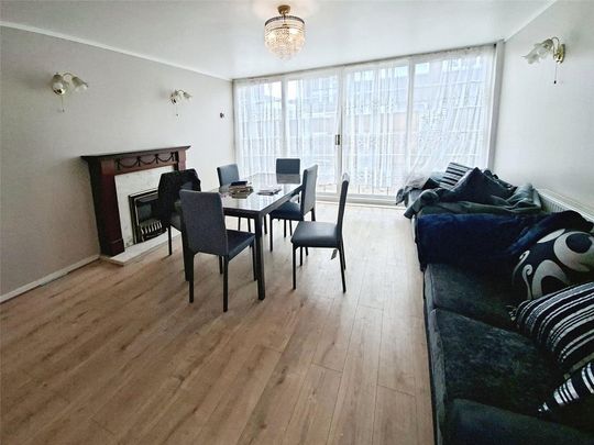 4 bedroom terraced house to rent - Photo 1