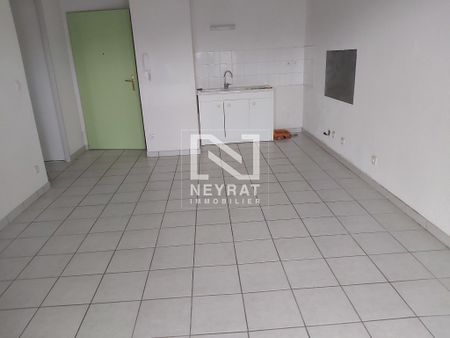 Location Appartement 2 pièces 38m² LE CREUSOT 71200 - Photo 3