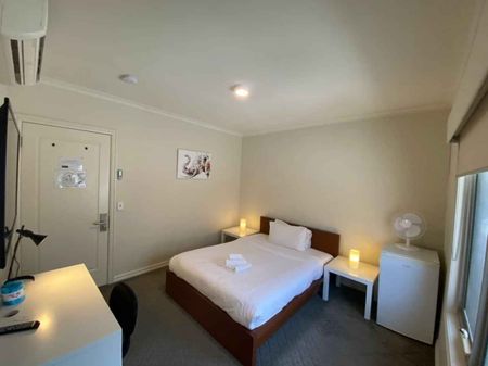 Room 10 (Non Ensuite) - Photo 4