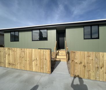 Newly Built Three Bedroom Home - Photo 5
