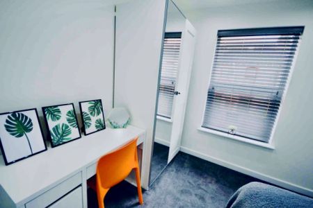 6 Beds 6 Baths - Photo 2