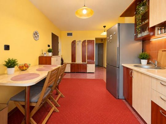 Apartament cu 3 camere, centrala proprie, de inchiriat Zona Soarelui - Fotografie 1