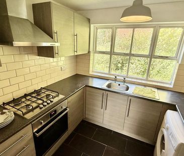 2 bedroom maisonette to rent - Photo 2