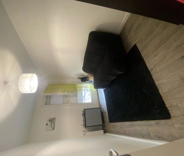 Location Appartement 3 pièces 60m² ST CHAMOND 42400 - Photo 2