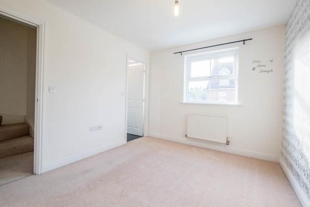 4 bedroom terraced house to rent - Photo 1