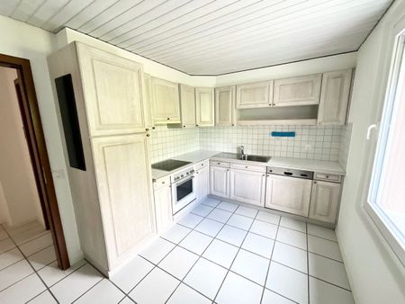 Renovated 3-room apartment with terrace and unobstructed view - Foto 2