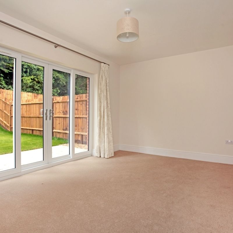 4 bedroom semi-detached house to rent - Photo 1