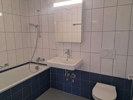 APPARTEMENT RENOVE AVEC BALCON ET ASCENSEUR - Photo 5