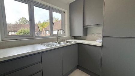 2 bedroom apartment to rent - Photo 4