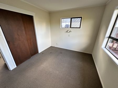 Two Bedroom Cottage In Sought-After Location - Photo 5