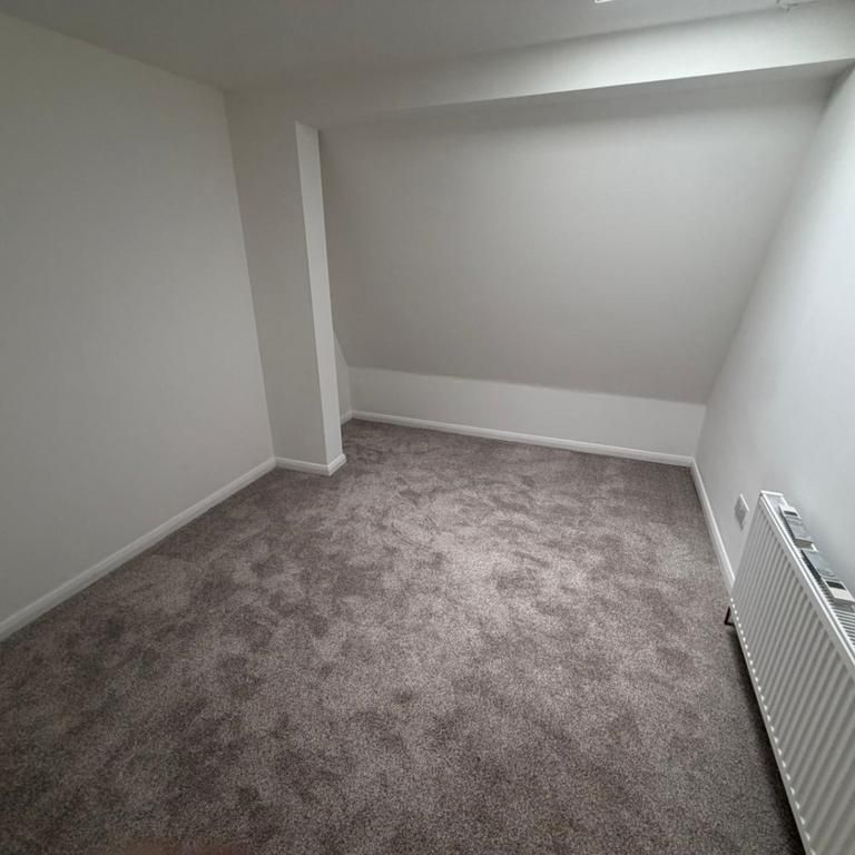 3 bedroom flat to rent - Photo 1