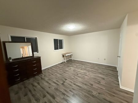 For Lease - 100 Brickyard Way Unit# 70, Brampton, Ontario - Photo 3