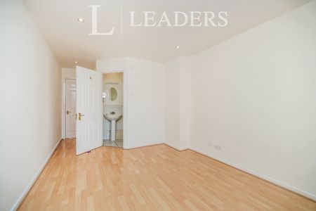 2 bedroom apartment to rent Merton Court, The Strand, Brighton, BN2 - Photo 3