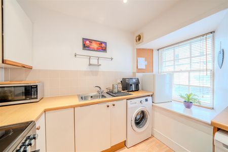 1 Bed Flat - Ground Floor - Photo 3