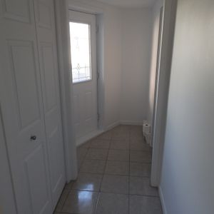 Logement 4 1/2 Demi Sous-sol Triplex - Photo 3