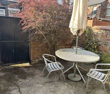 4 bedroom house to rent Kathleen Grove, Manchester, M14 - Photo 5