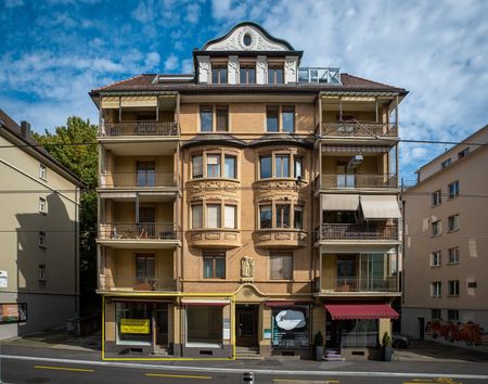 "Charmante 2.5-Zimmer-Altbauwohnung mit Balkon an zentraler Lage in Zürich" - Photo 4