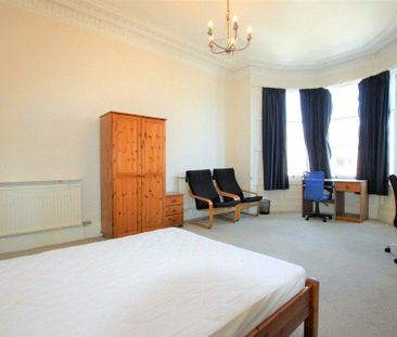 3 bedroom apartment to rent - Photo 3