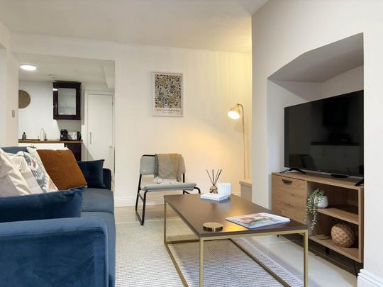 1 bedroom flat to rent - Photo 1