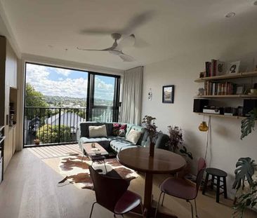 IMMACULATE STUDIO IN STYLISH AALTO - Photo 2