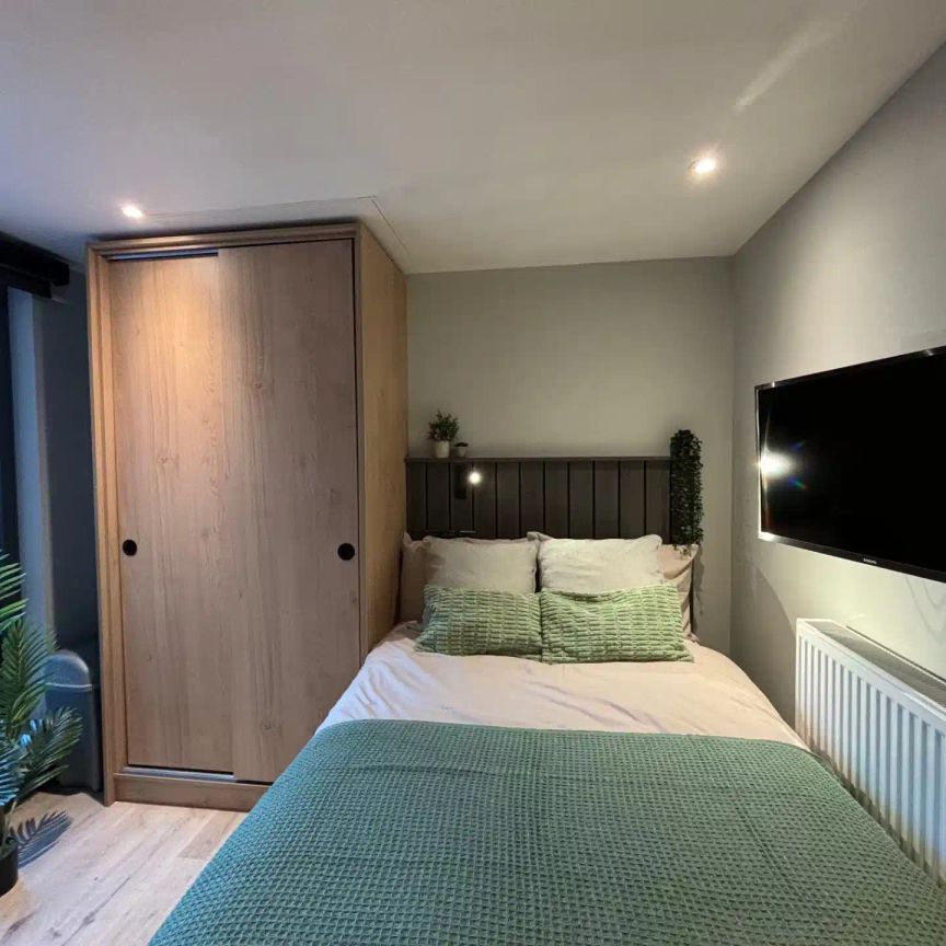 Standard Studio - Photo 1