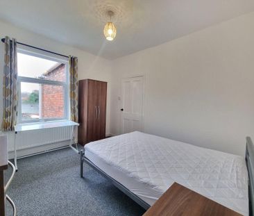 3 bedroom terraced house to rent - Photo 3