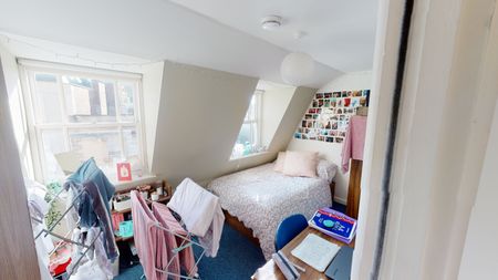 Student Properties to Let - Photo 2