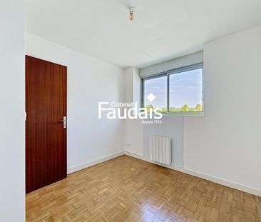 Location Appartement 4 pièces 75m² ST LO 50000 - Photo 2