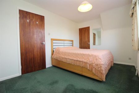 3 bedroom detached house to rent - Photo 4