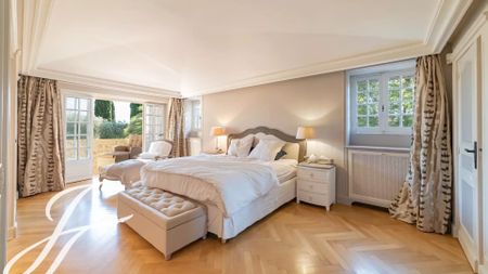 Maison à louer Grasse, Cote d'Azur, France14 000 EUR / Mois - Photo 3